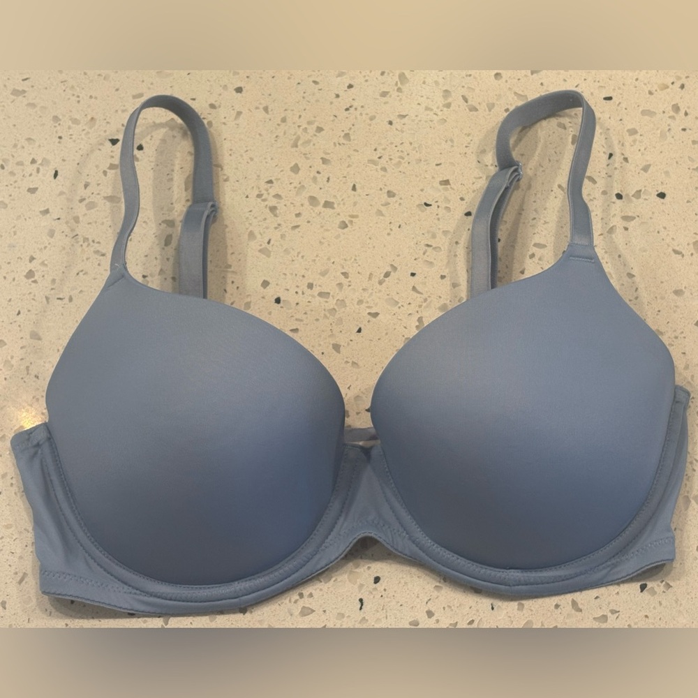 PINK Victoria's Secret Light Blue Bra 34D Pink Lined Underwire